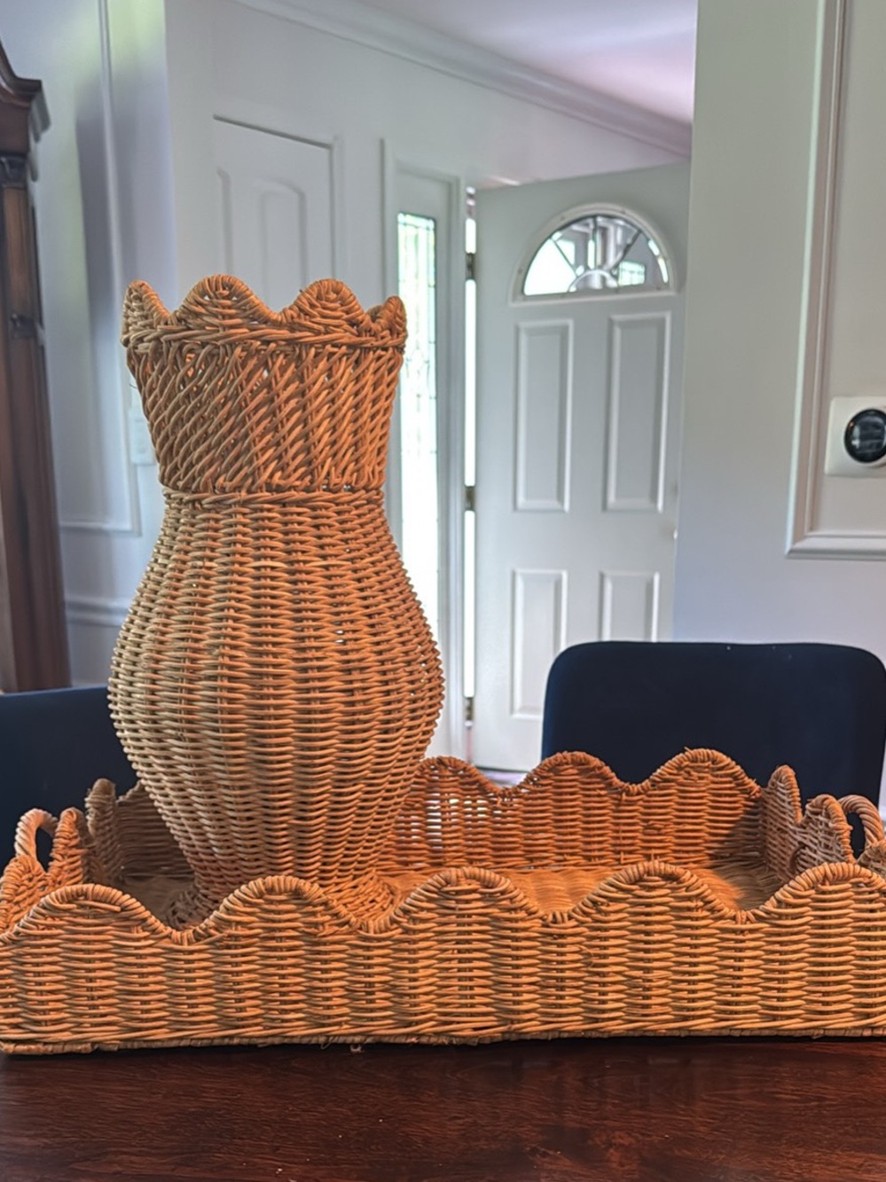 Scalloped Edge Woven tray & vase